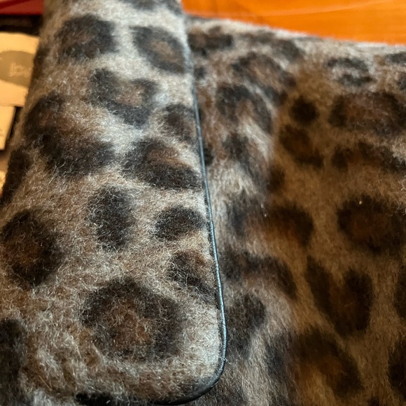 NWT animal pront coat from Foerever 21 - Picture 10 of 10